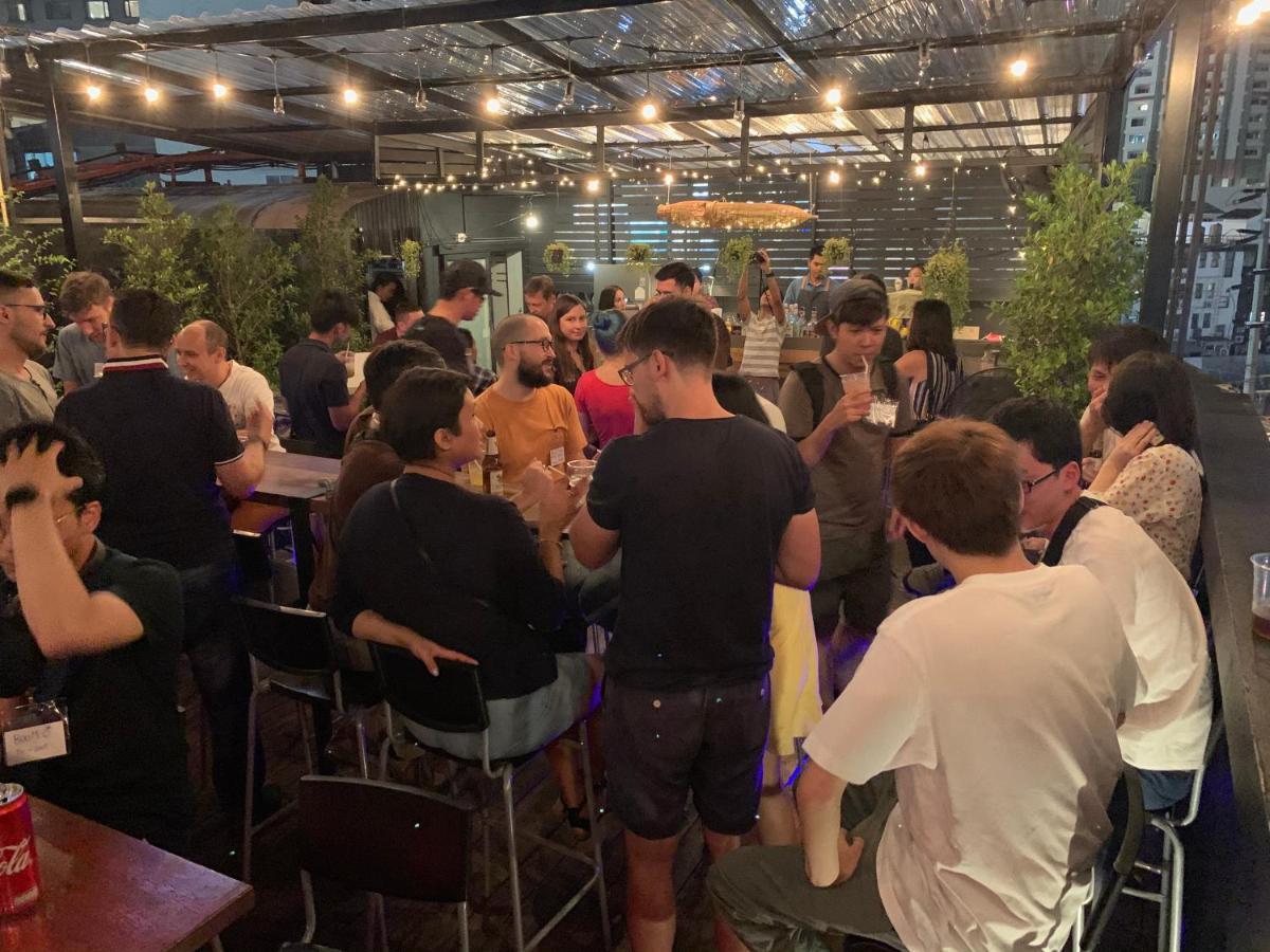 Thonglor Travellers Hostel And Cafe Bangkok Eksteriør billede