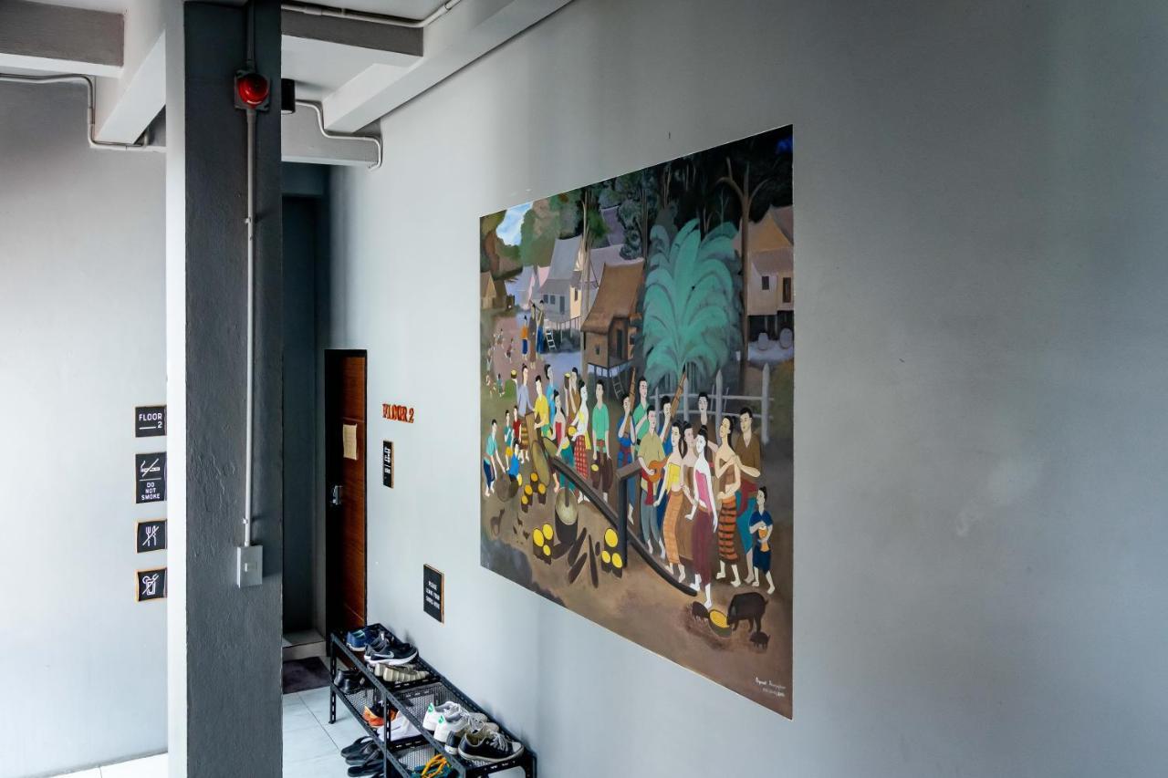 Thonglor Travellers Hostel And Cafe Bangkok Eksteriør billede