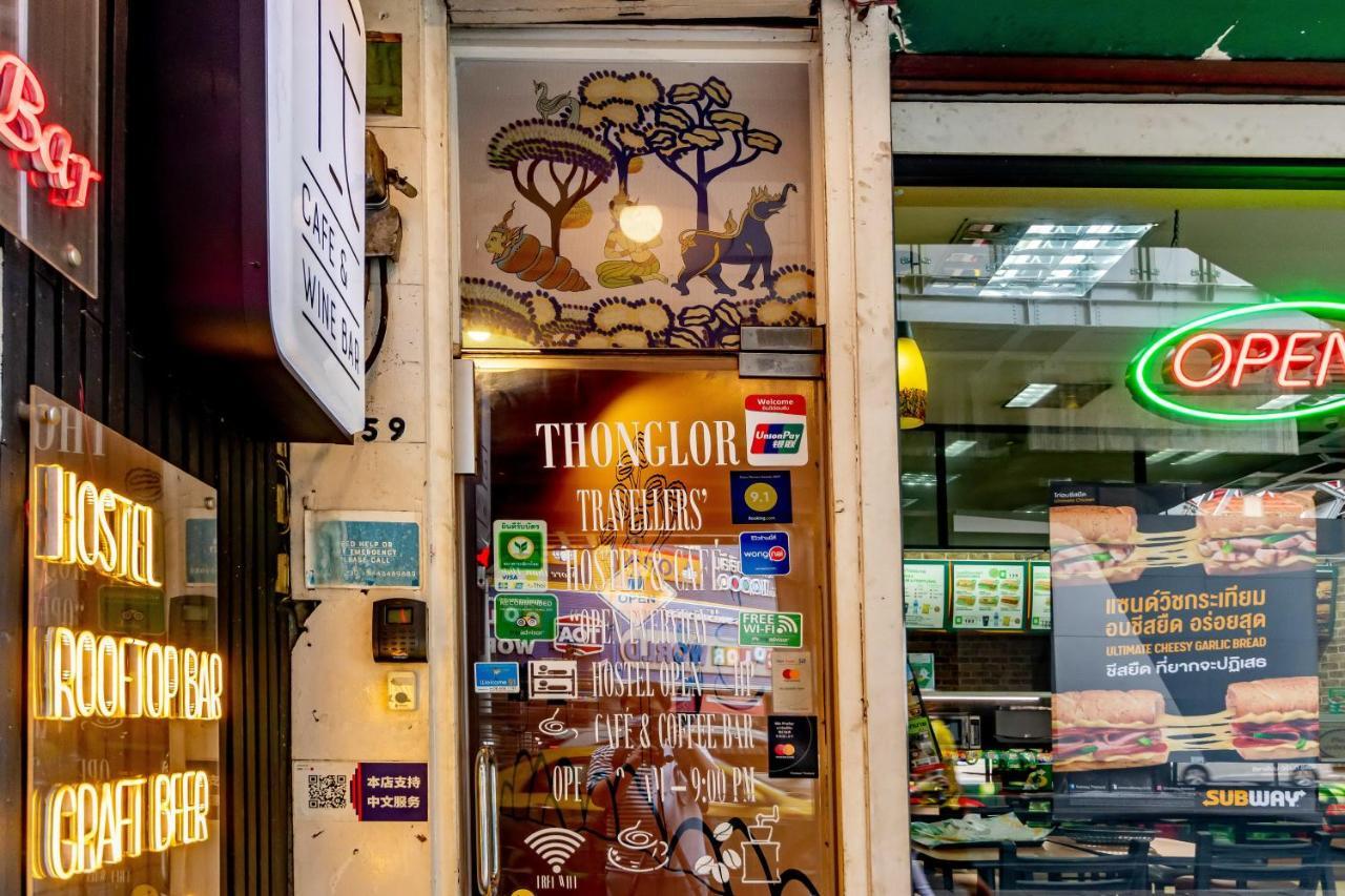 Thonglor Travellers Hostel And Cafe Bangkok Eksteriør billede